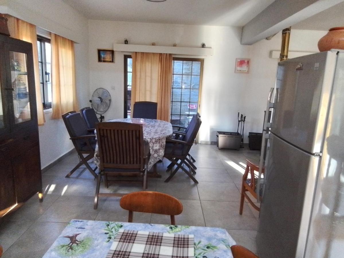 Kampi Double Storey House In The Village ニコシア エクステリア 写真